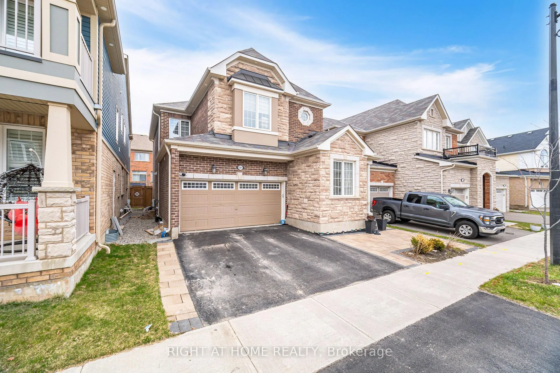 Photo 2 of 1311 (UPPER) Whitney Terrace, Milton, Ford — HOMEH