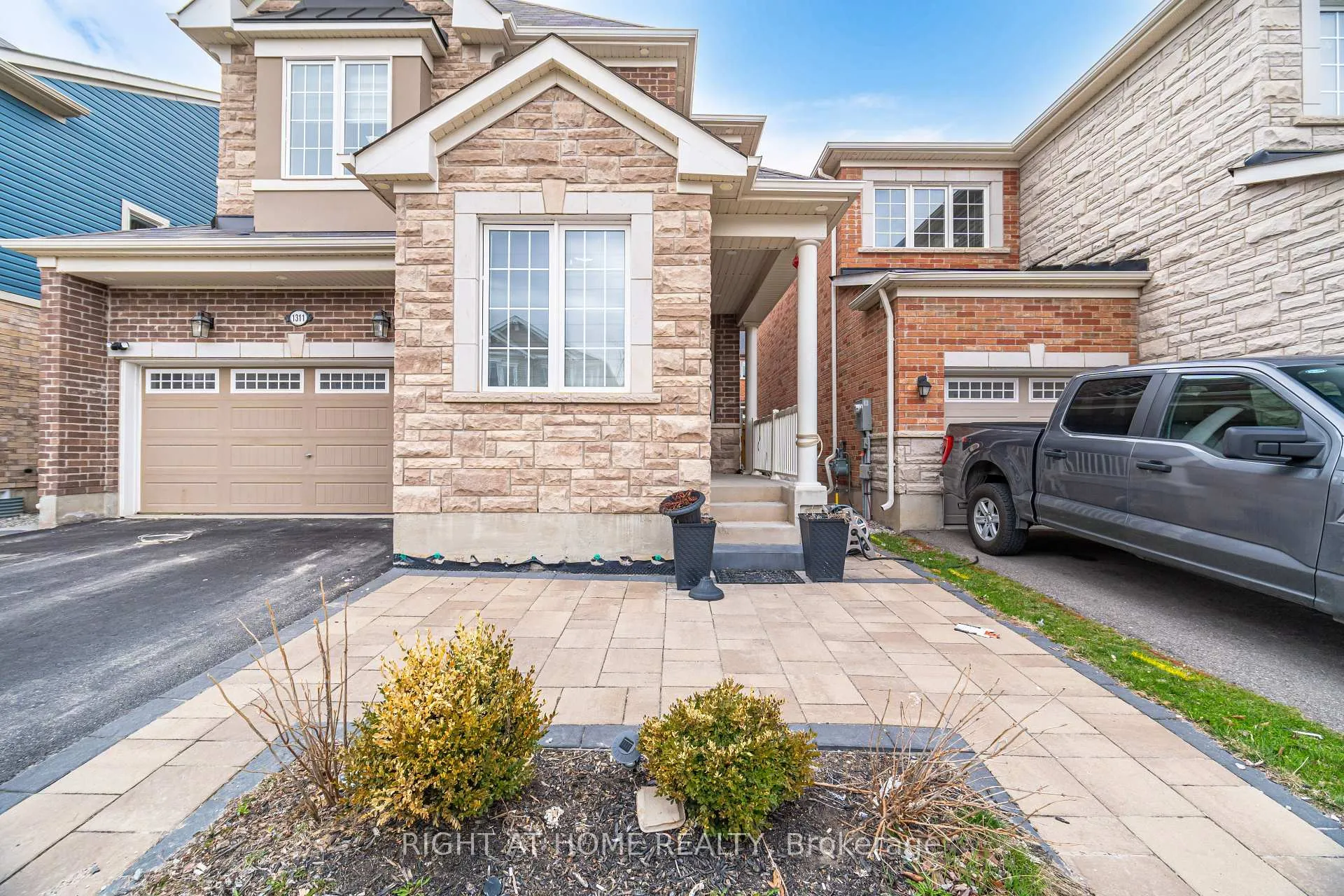 Photo 4 of 1311 (UPPER) Whitney Terrace, Milton, Ford — HOMEH