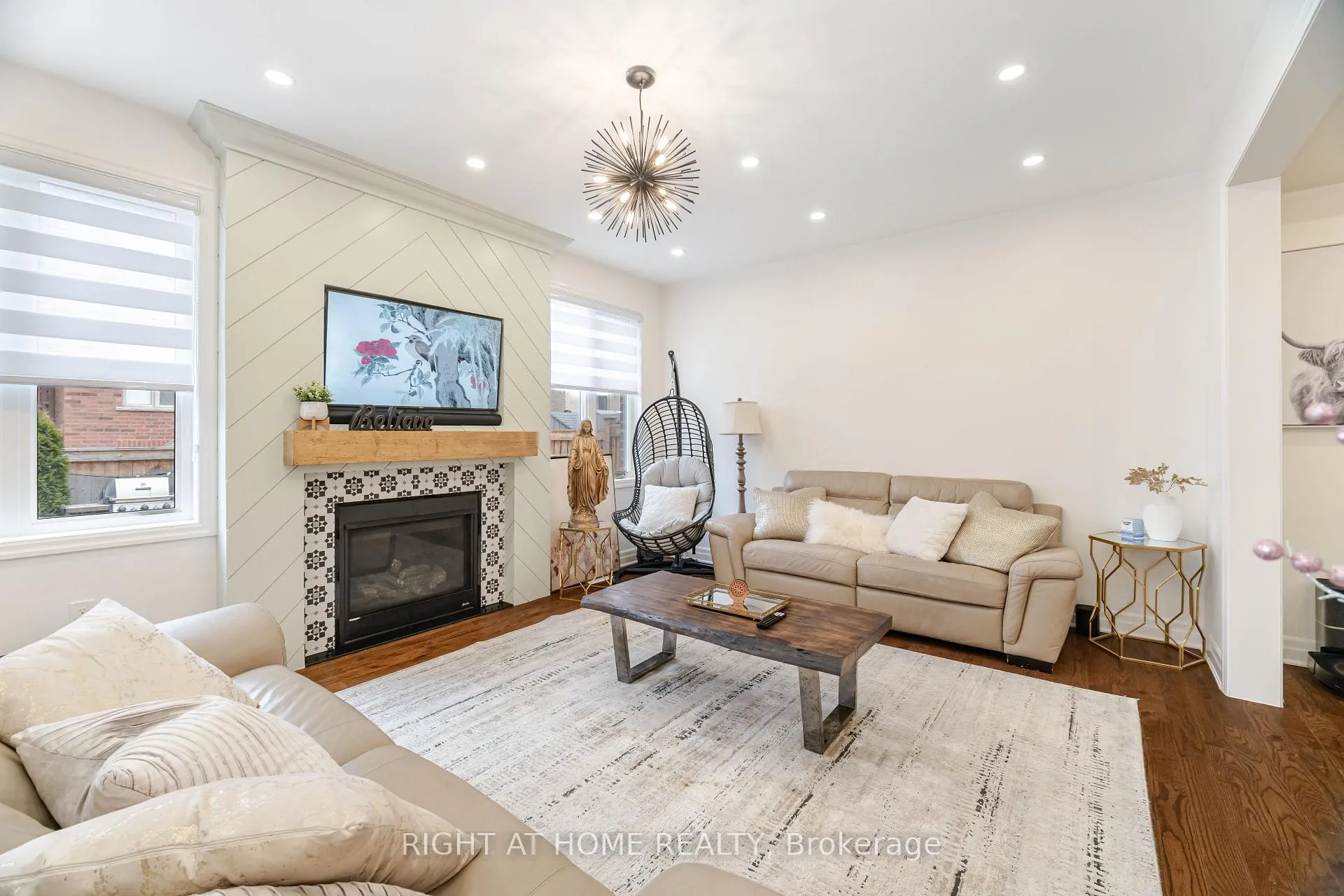 Photo 13 of 1311 (UPPER) Whitney Terrace, Milton, Ford — HOMEH