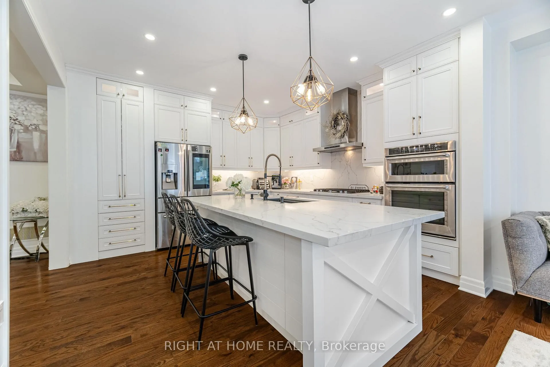 Photo 20 of 1311 (UPPER) Whitney Terrace, Milton, Ford — HOMEH