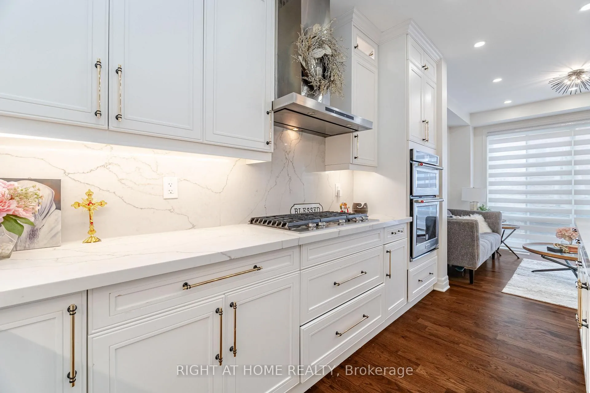 Photo 23 of 1311 (UPPER) Whitney Terrace, Milton, Ford — HOMEH