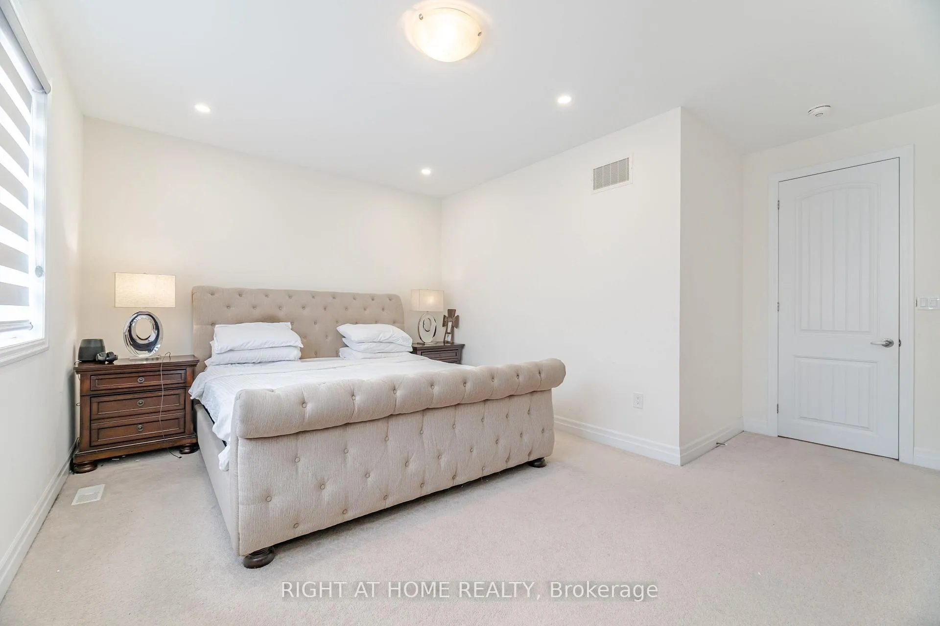 Photo 29 of 1311 (UPPER) Whitney Terrace, Milton, Ford — HOMEH