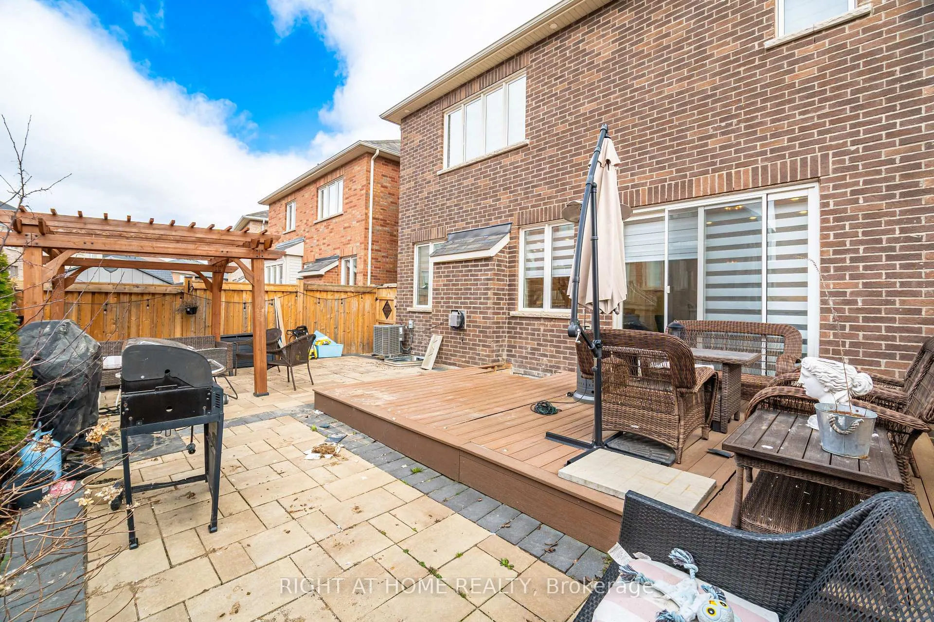 Photo 45 of 1311 (UPPER) Whitney Terrace, Milton, Ford — HOMEH