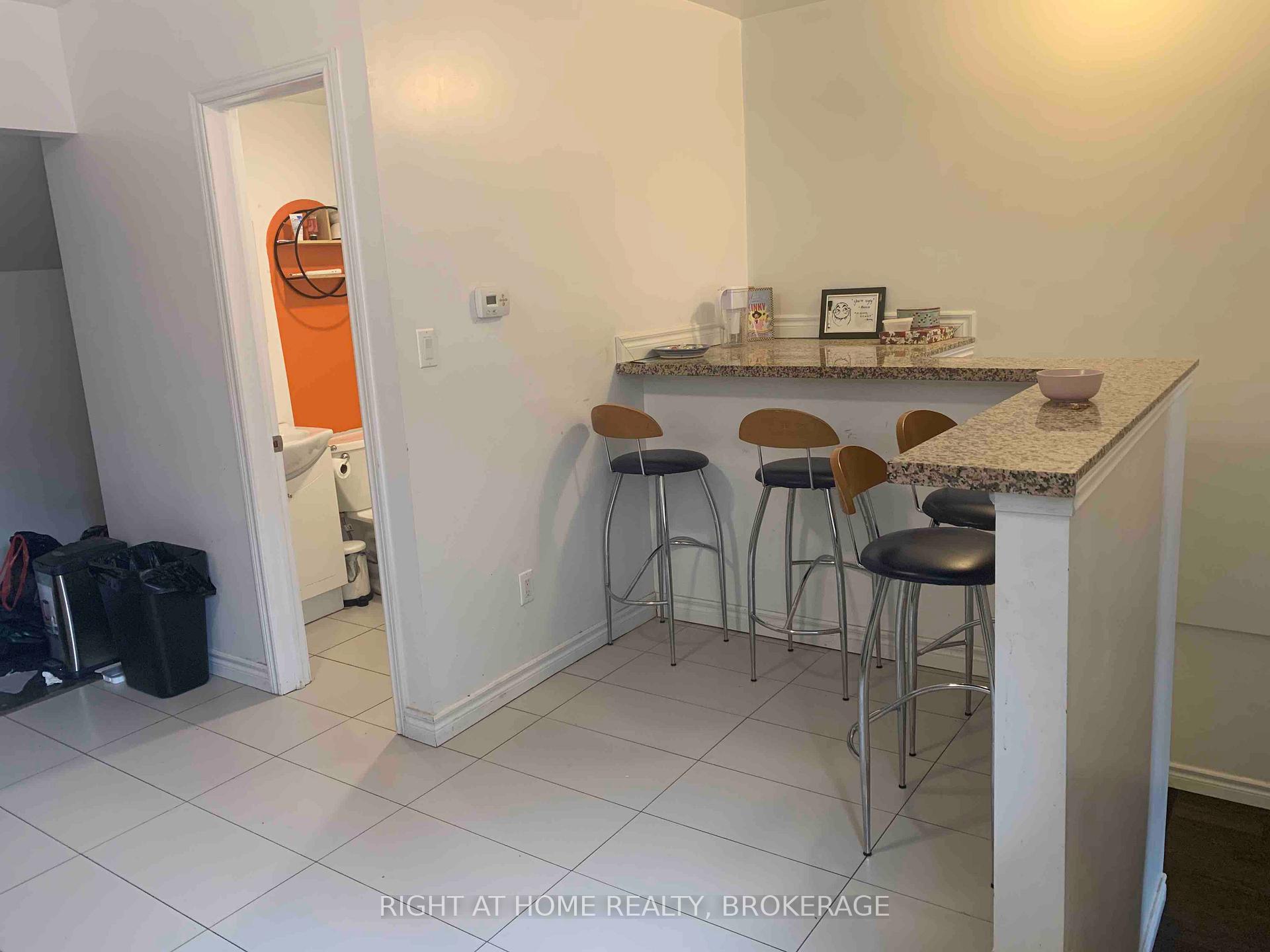 Photo 2 of Unit 2, 129 Baldwin Street, Toronto, Kensington-Chinatown — HOMEH