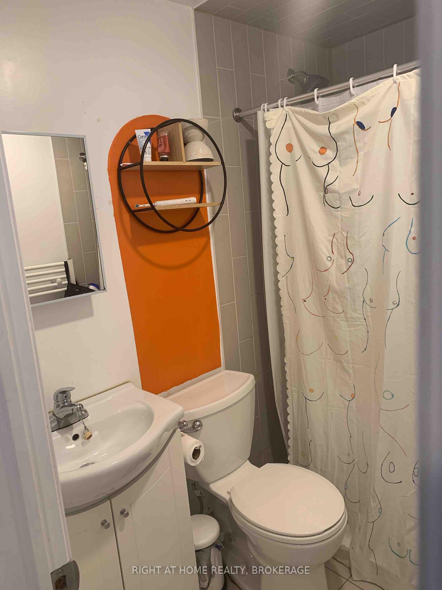 Photo 3 of Unit 2, 129 Baldwin Street, Toronto, Kensington-Chinatown — HOMEH