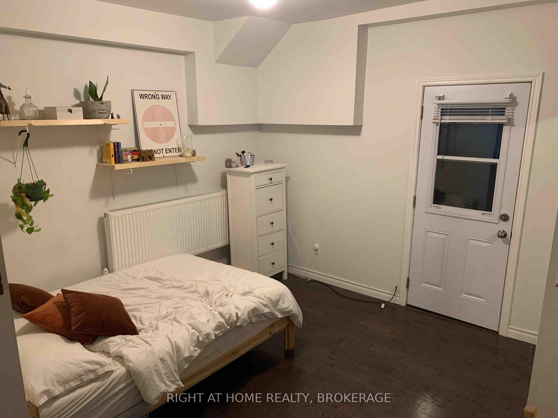 Photo 13 of Unit 2, 129 Baldwin Street, Toronto, Kensington-Chinatown — HOMEH