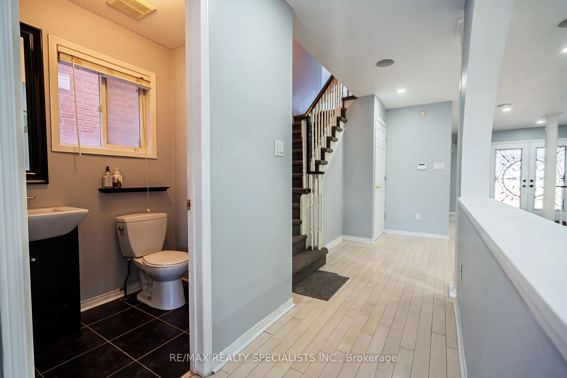 Photo 14 of 35 Dunlop Court, Brampton, Fletcher's Meadow — HOMEH
