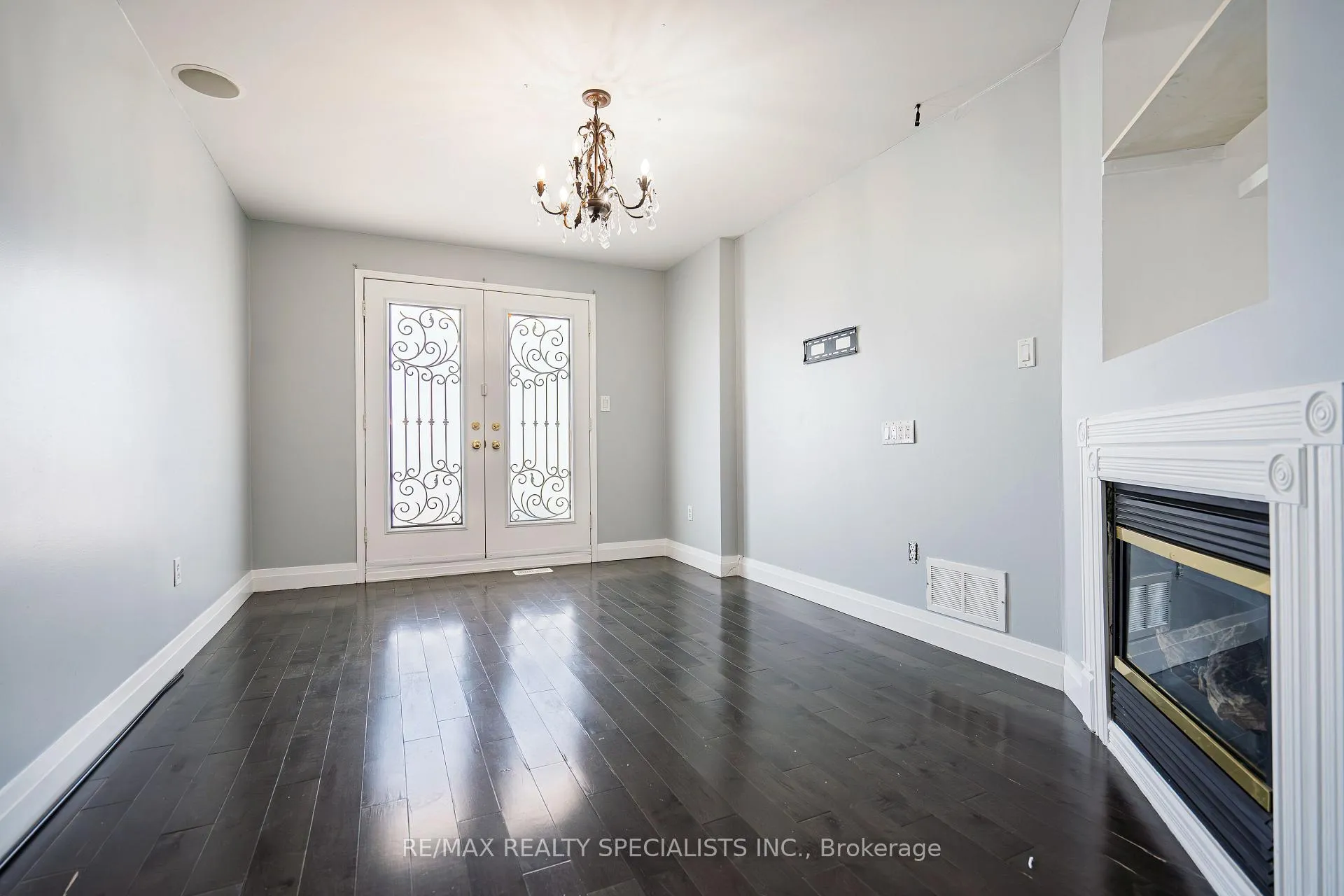 Photo 21 of 35 Dunlop Court, Brampton, Fletcher's Meadow — HOMEH