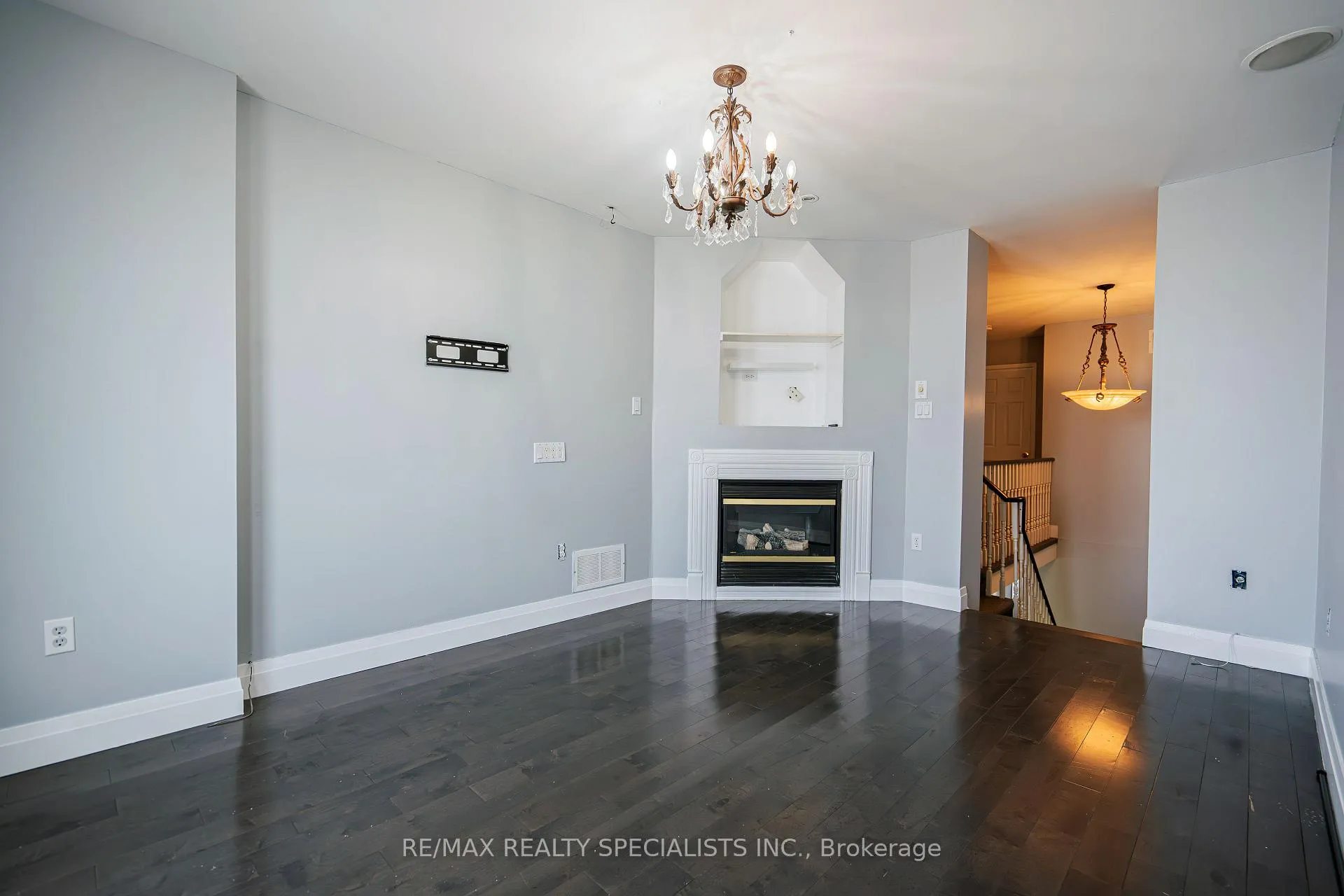 Photo 22 of 35 Dunlop Court, Brampton, Fletcher's Meadow — HOMEH