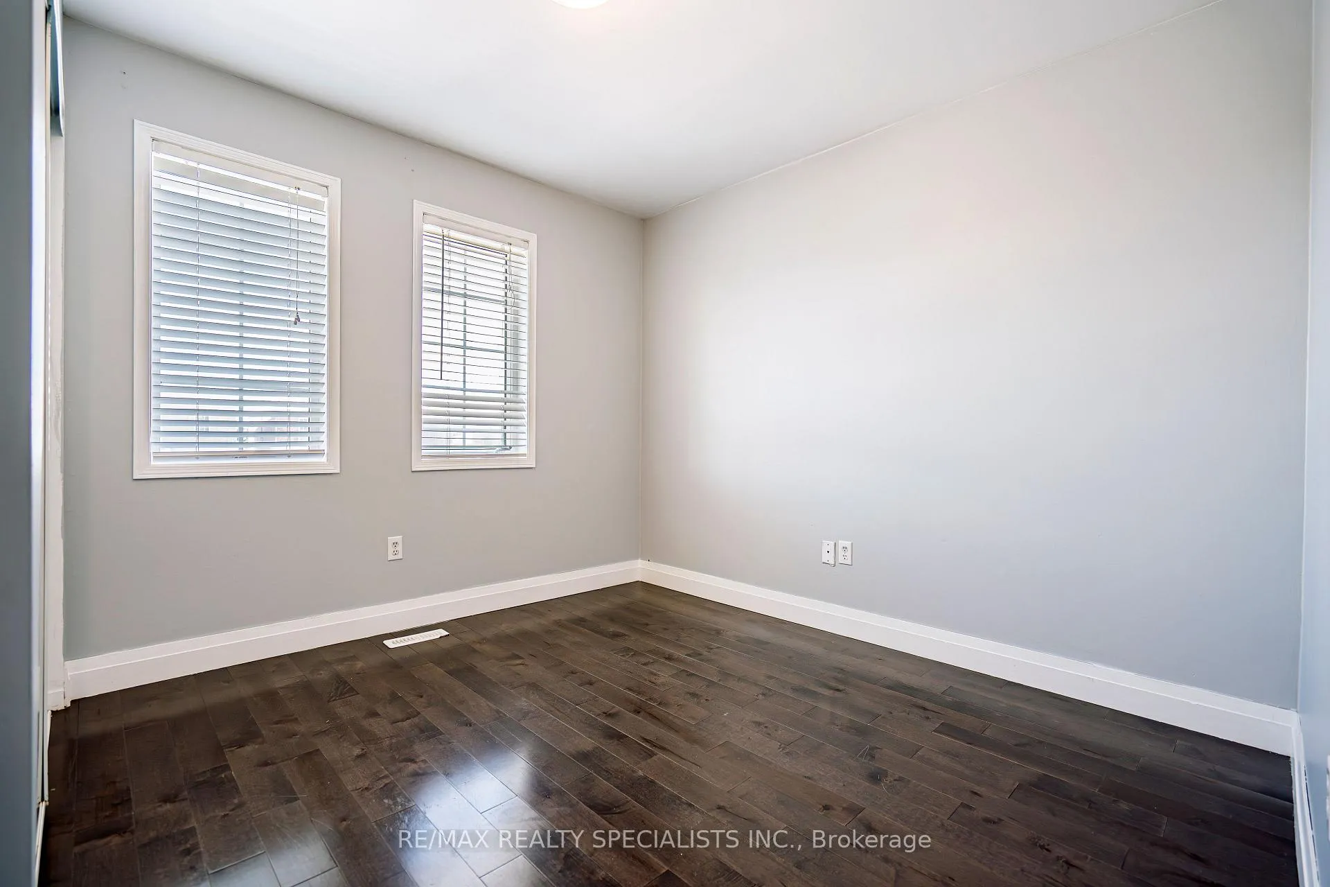 Photo 25 of 35 Dunlop Court, Brampton, Fletcher's Meadow — HOMEH