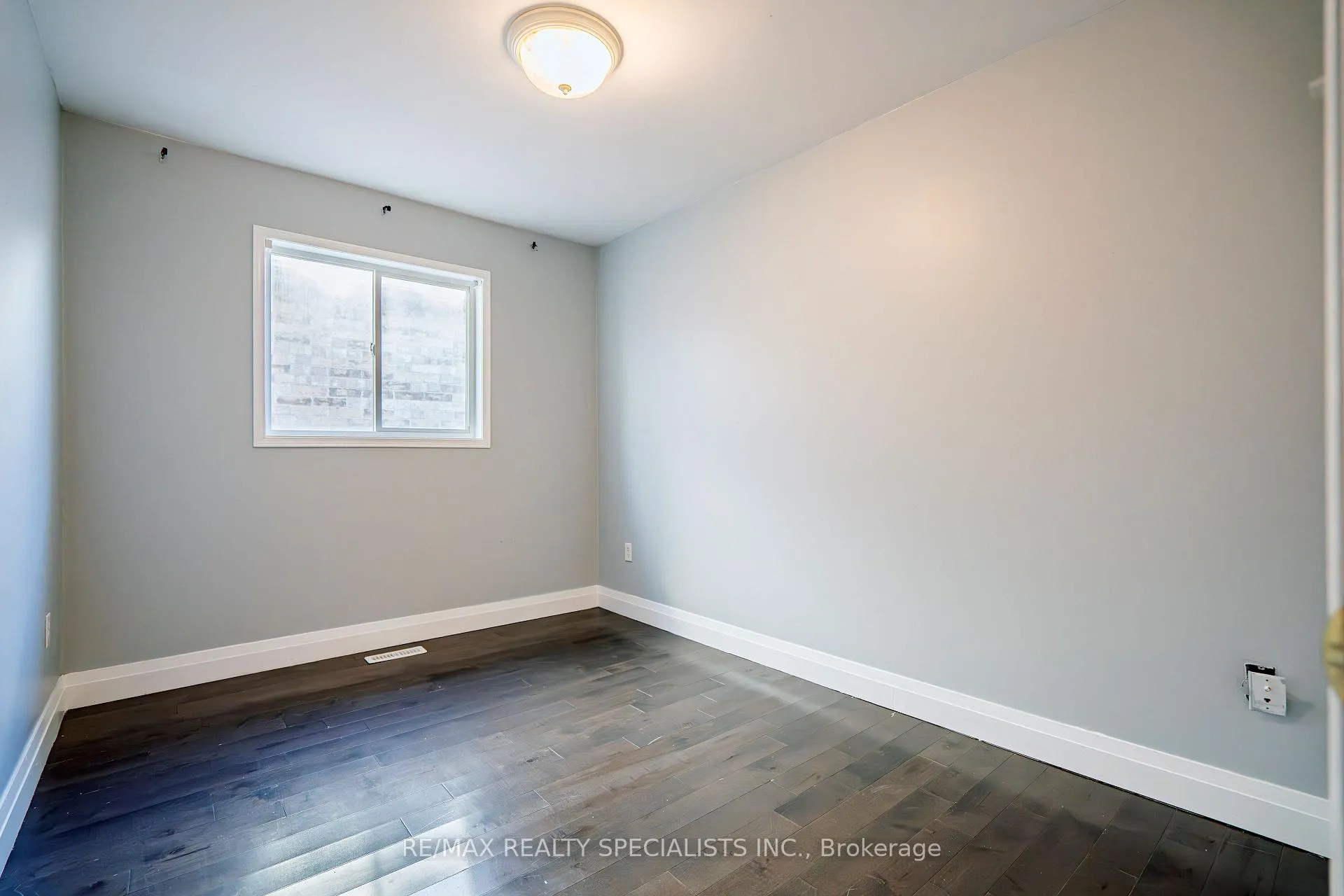 Photo 29 of 35 Dunlop Court, Brampton, Fletcher's Meadow — HOMEH