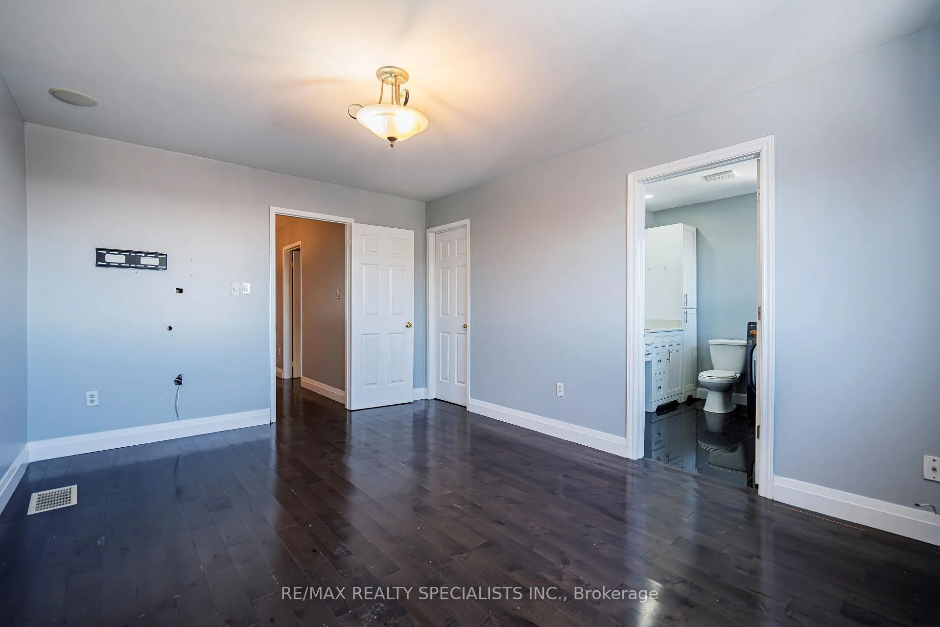 Photo 32 of 35 Dunlop Court, Brampton, Fletcher's Meadow — HOMEH