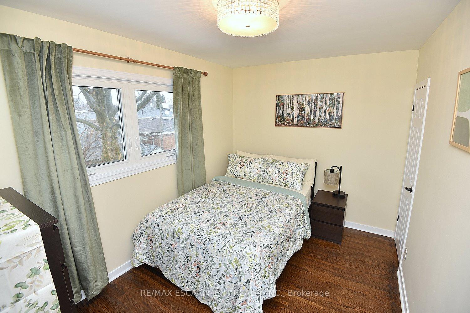 Photo 20 of 53 Thompson Avenue, Thorold, Thorold Downtown — HOMEH