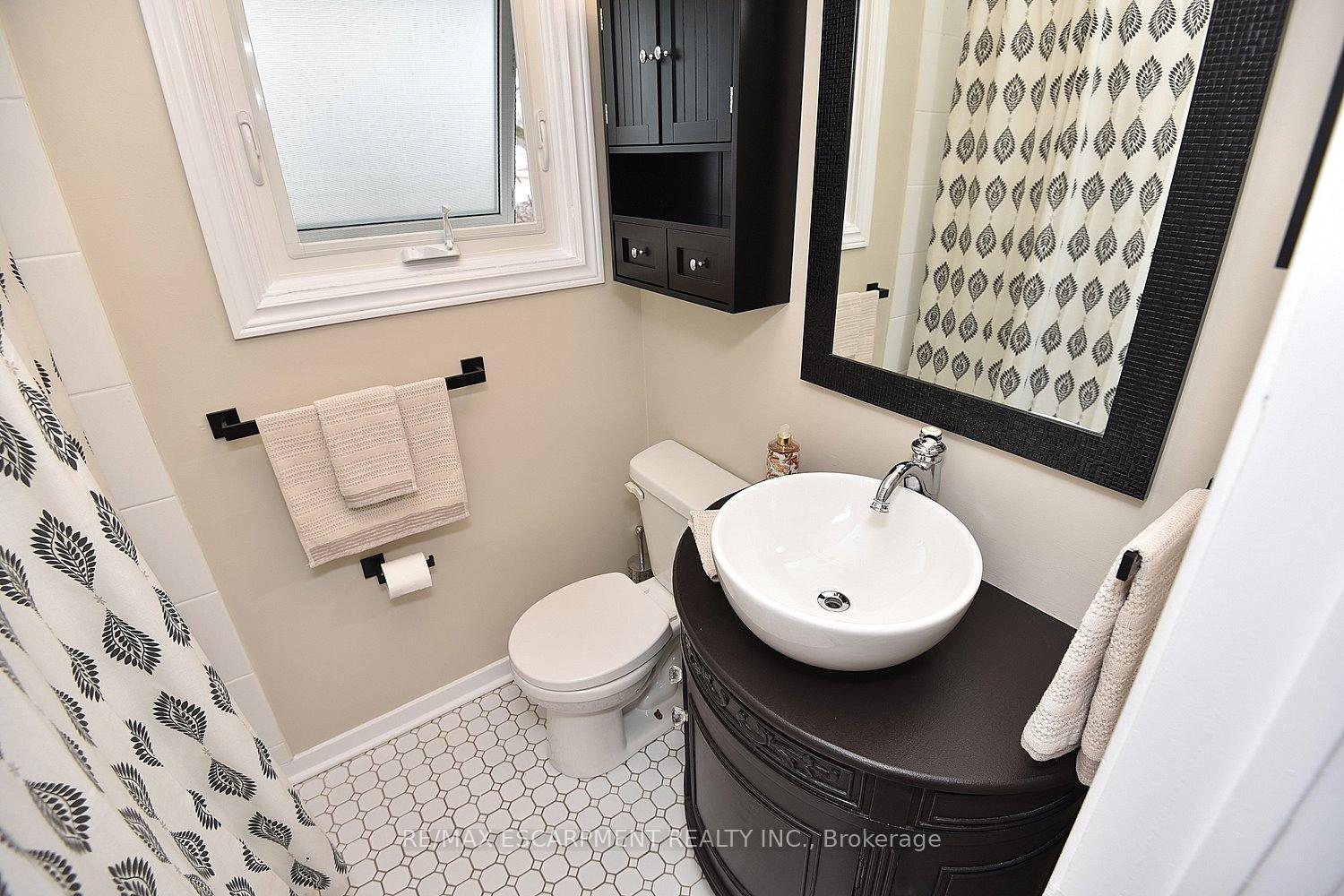 Photo 22 of 53 Thompson Avenue, Thorold, Thorold Downtown — HOMEH