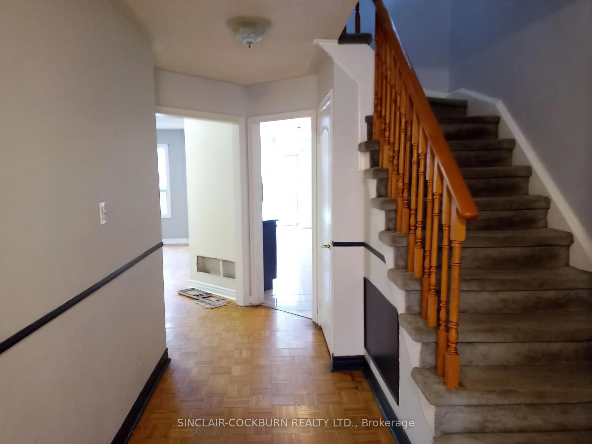 Photo 3 of 14 Tessler Crescent, Brampton, Brampton West — HOMEH