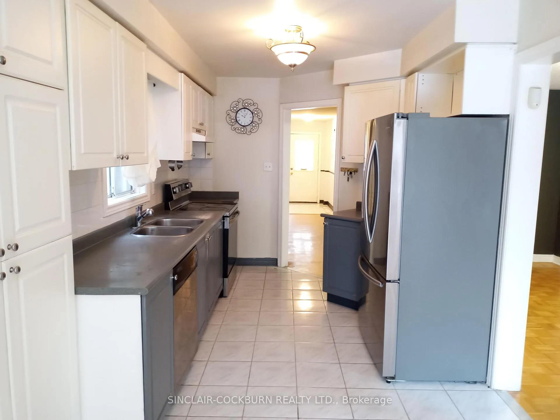 Photo 6 of 14 Tessler Crescent, Brampton, Brampton West — HOMEH