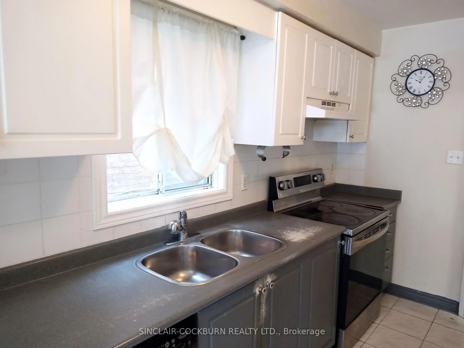 Photo 7 of 14 Tessler Crescent, Brampton, Brampton West — HOMEH