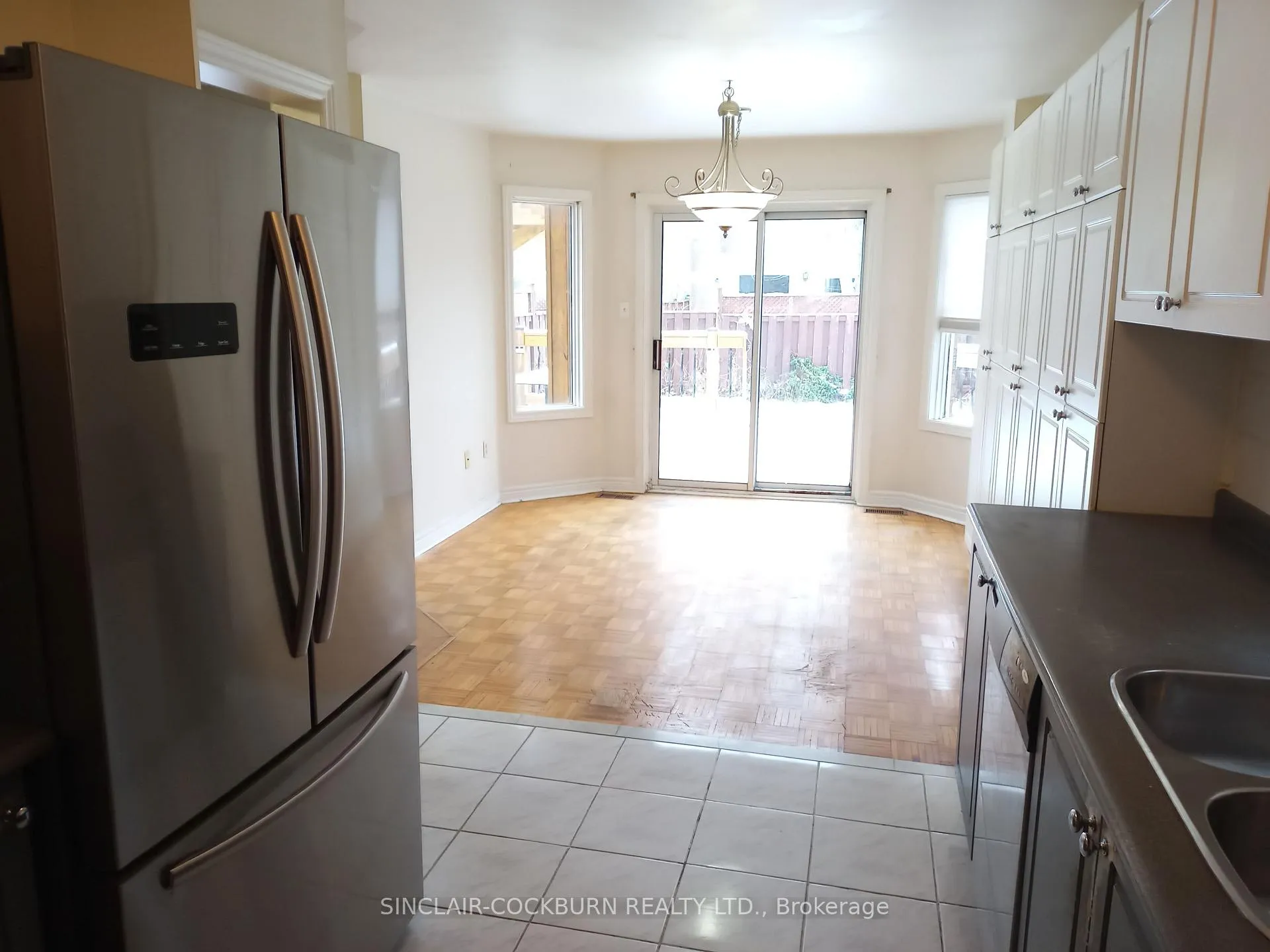 Photo 8 of 14 Tessler Crescent, Brampton, Brampton West — HOMEH