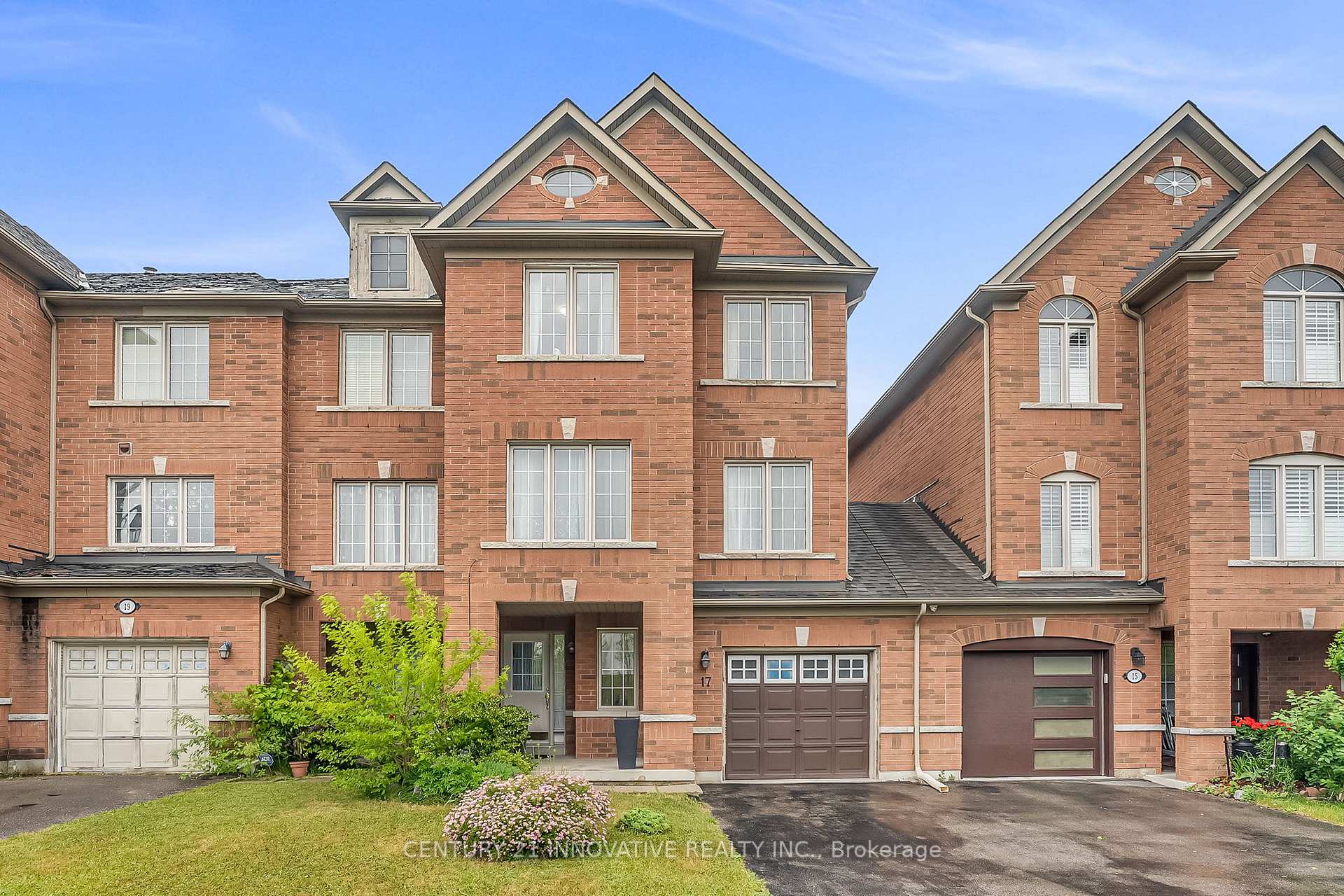 Front of 17 Polarlights Way