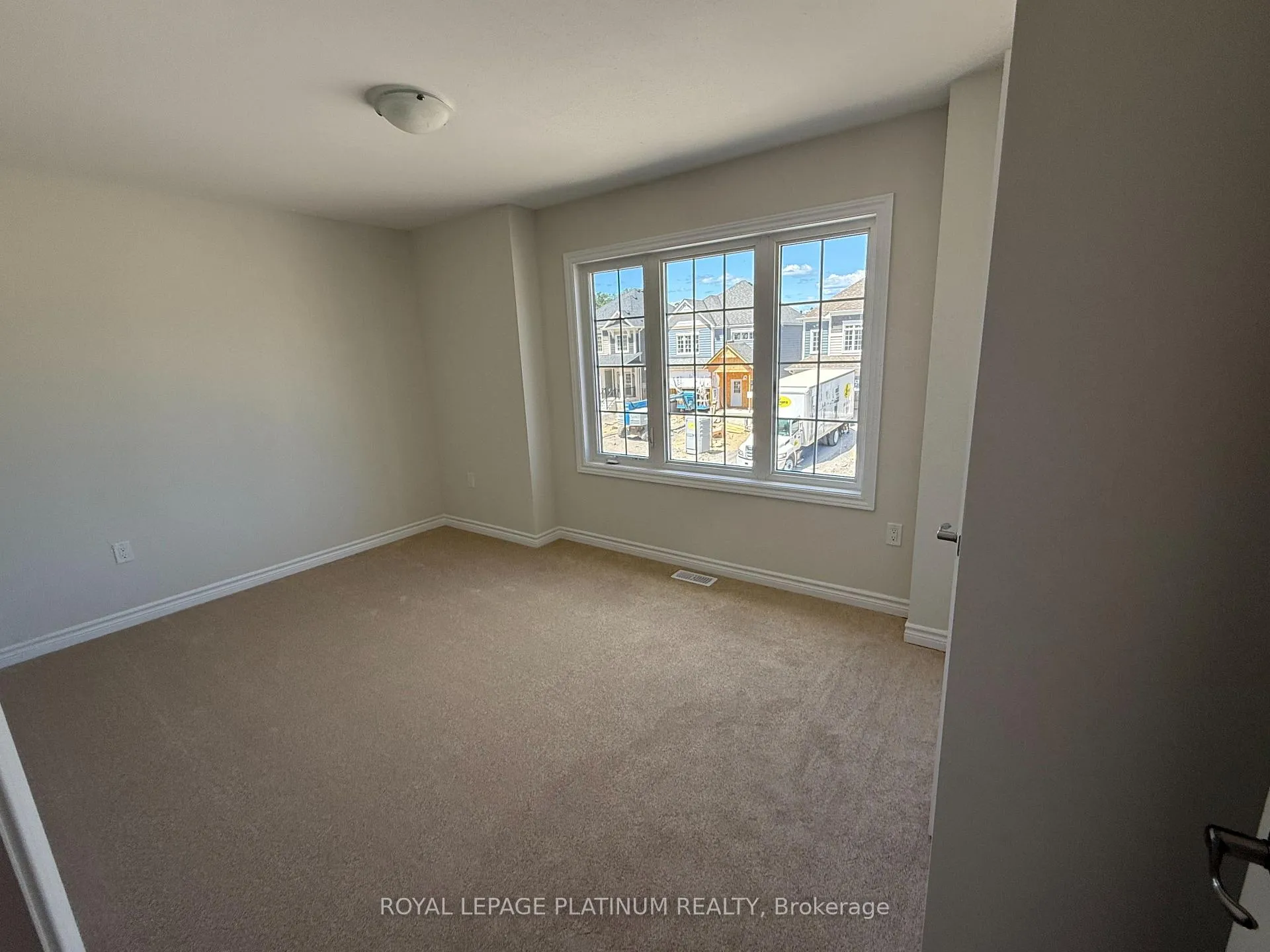 Photo 4 of 155 McEachern Lane, Gravenhurst, Muskoka (S) — HOMEH