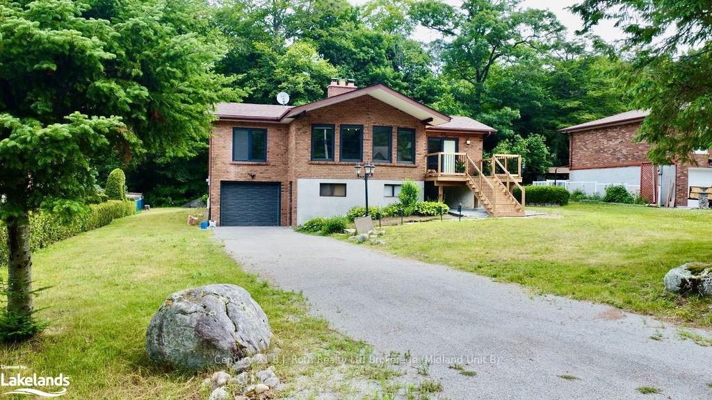 Photo 2 of 26 Glen Cedar Drive, Tiny, Rural Tiny — HOMEH
