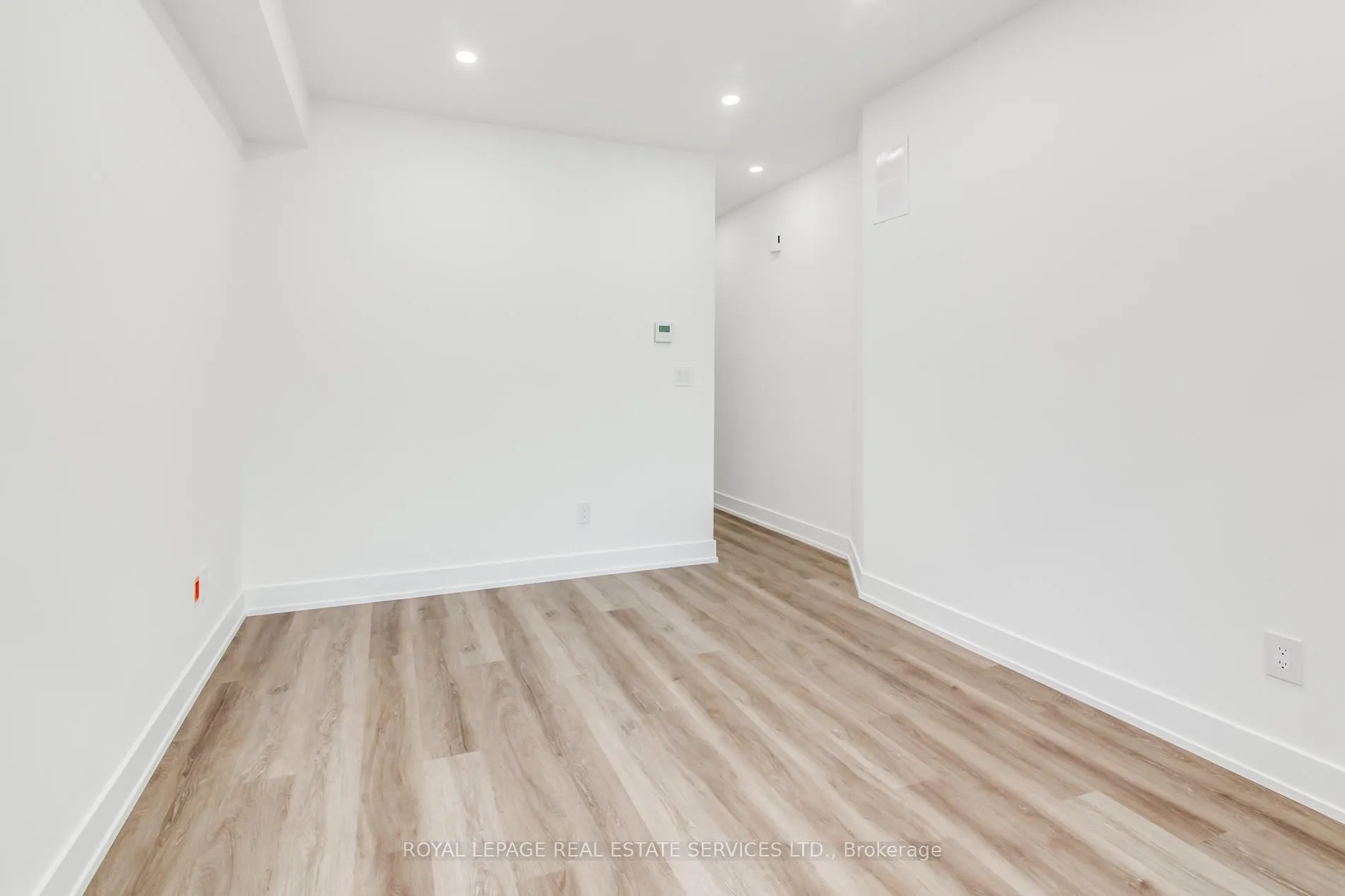 Photo 5 of Unit M, 716 Logan Avenue, Toronto, North Riverdale — HOMEH