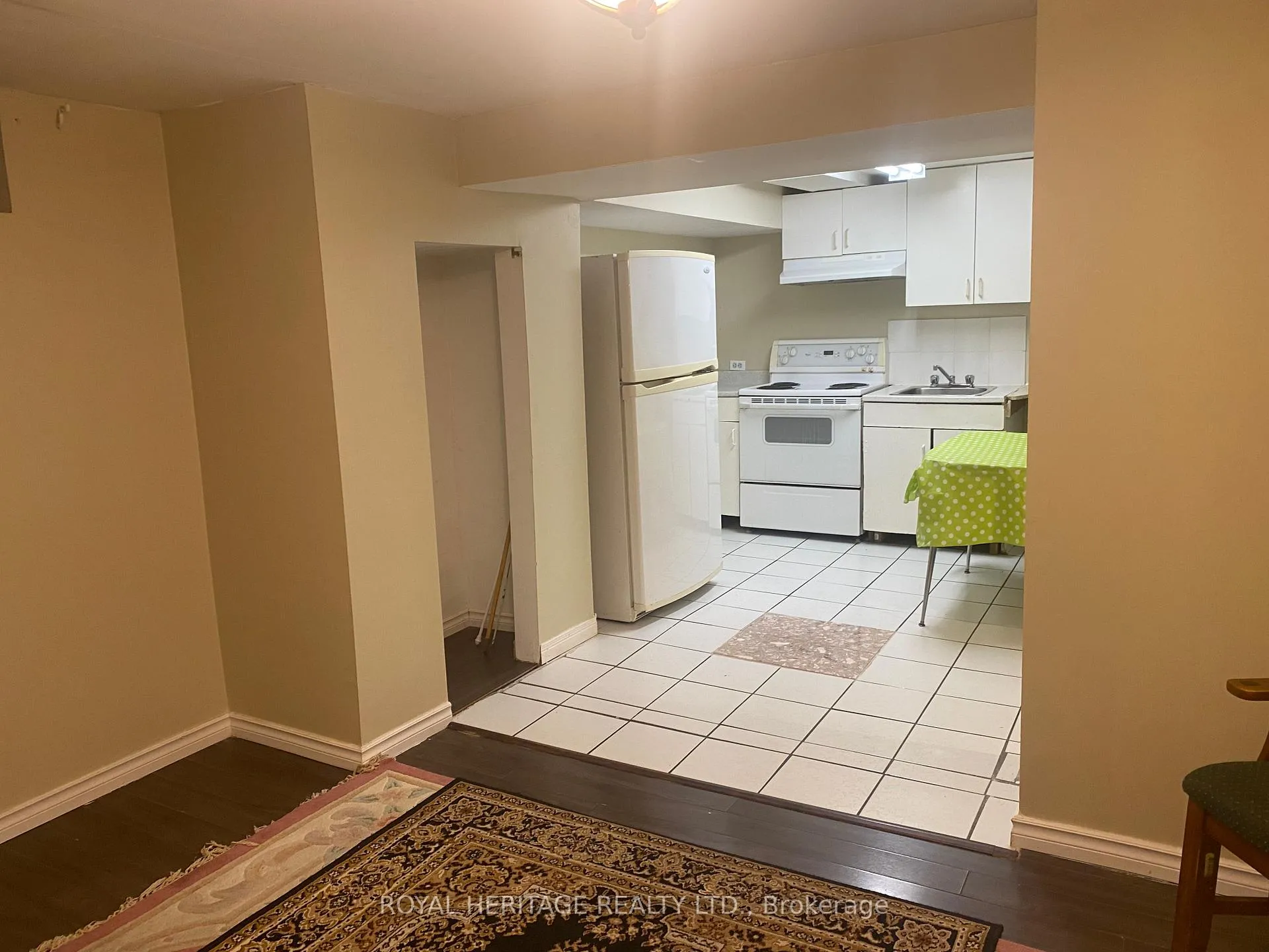 Photo 10 of 8 Ryecliffe Court, Scarborough, Rouge — HOMEH