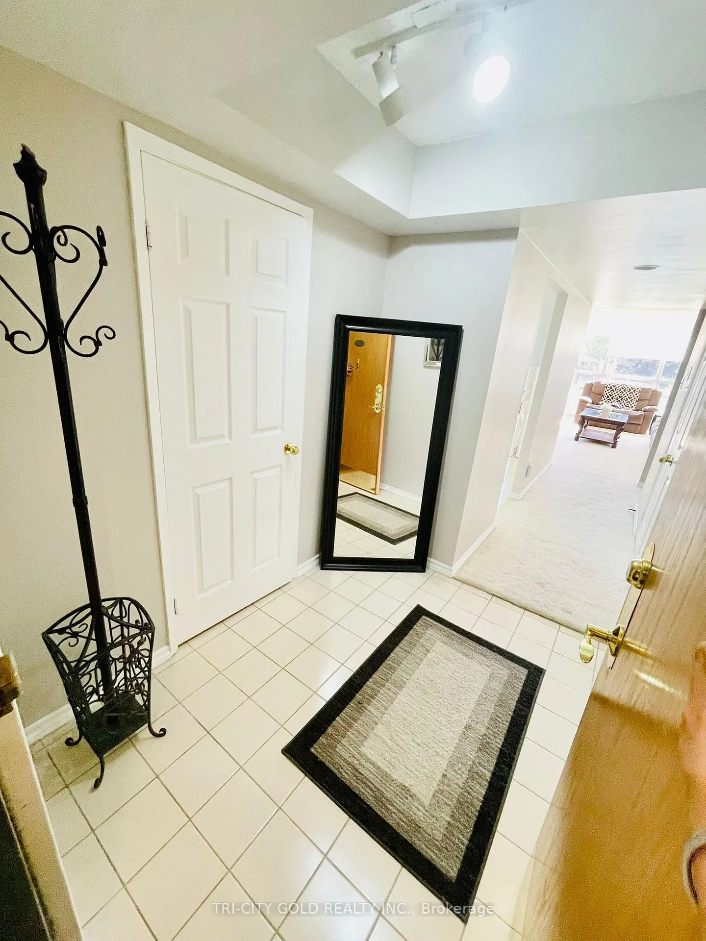 Photo 2 of Unit 208, 320 Mill Street S, Brampton, Brampton South — HOMEH
