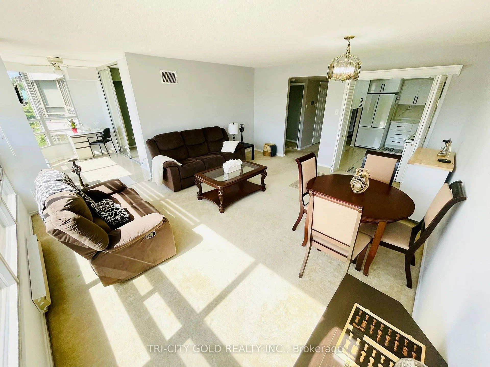 Photo 7 of Unit 208, 320 Mill Street S, Brampton, Brampton South — HOMEH