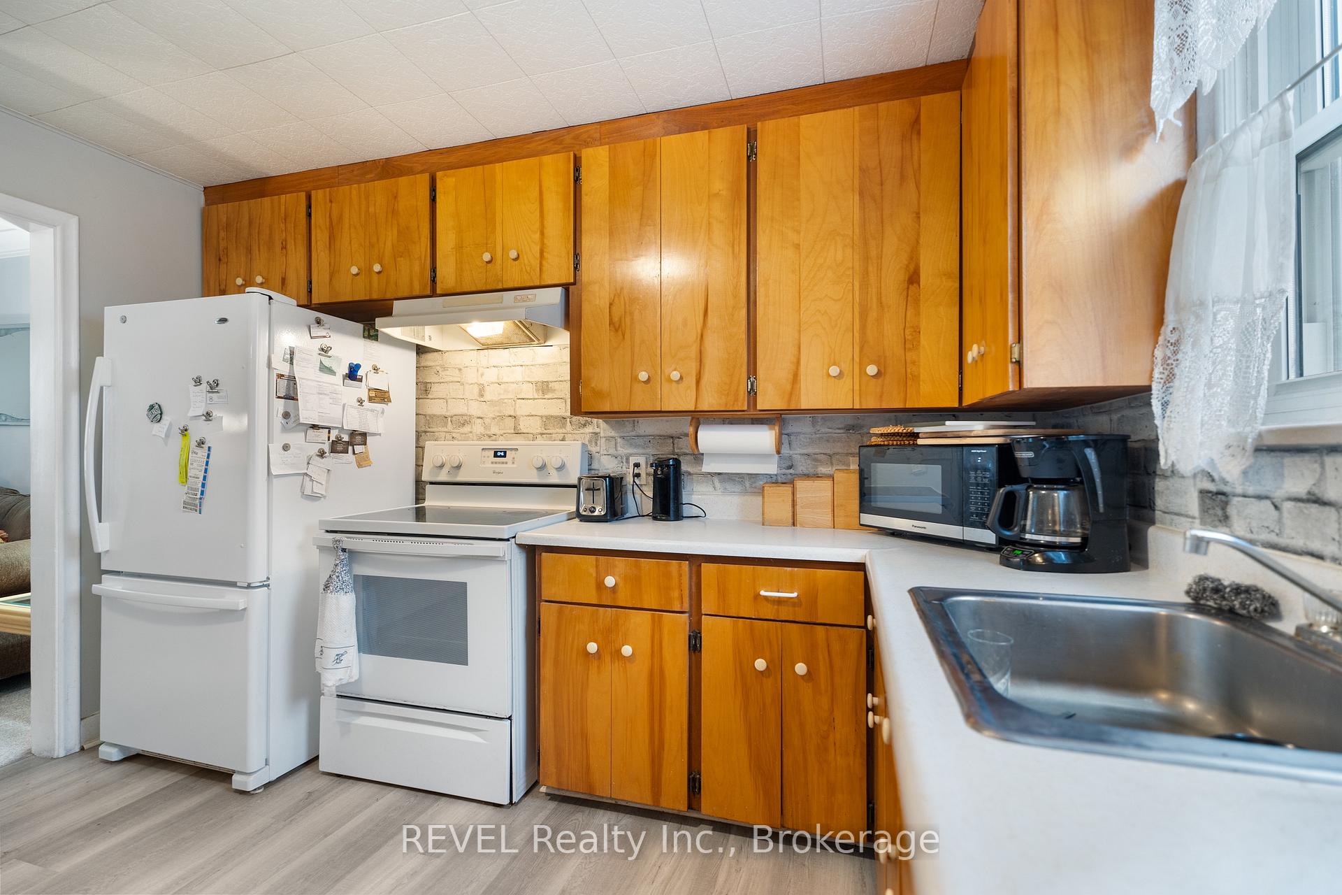 Photo 10 of 74 Albert Street W, Thorold, Thorold Downtown — HOMEH