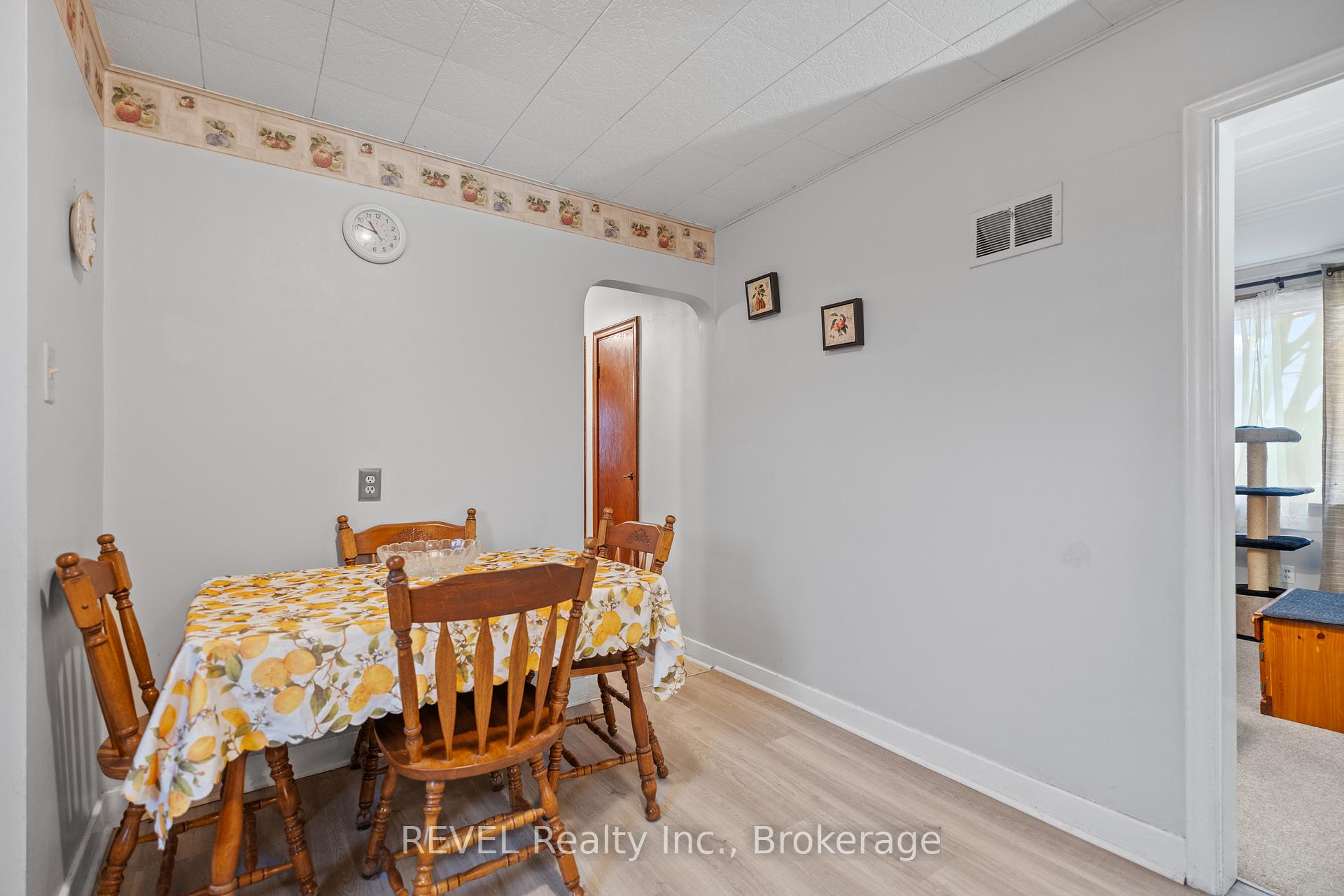 Photo 11 of 74 Albert Street W, Thorold, Thorold Downtown — HOMEH