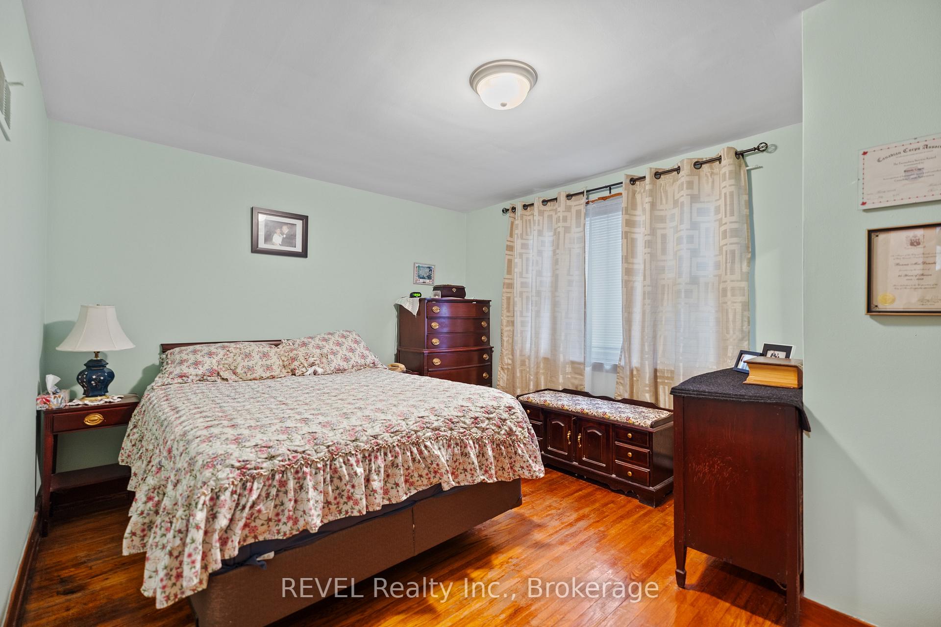 Photo 12 of 74 Albert Street W, Thorold, Thorold Downtown — HOMEH