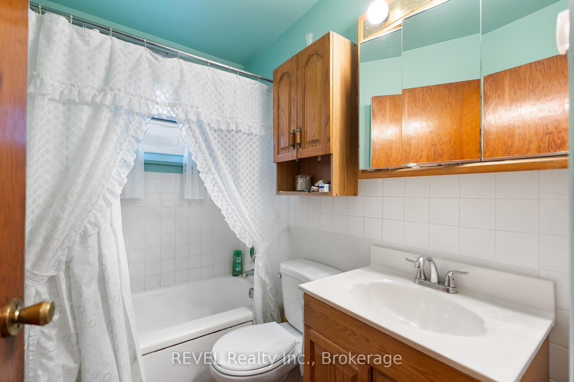 Photo 13 of 74 Albert Street W, Thorold, Thorold Downtown — HOMEH