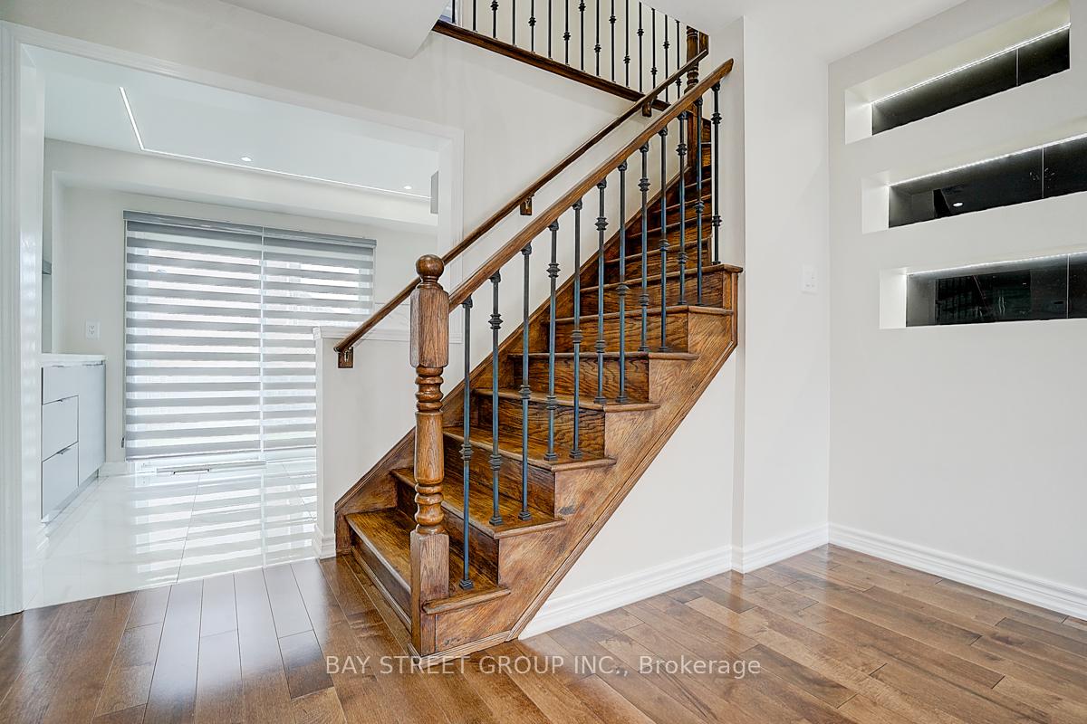 Photo 12 of 34 Hyacinth Crescent, Scarborough, Rouge — HOMEH