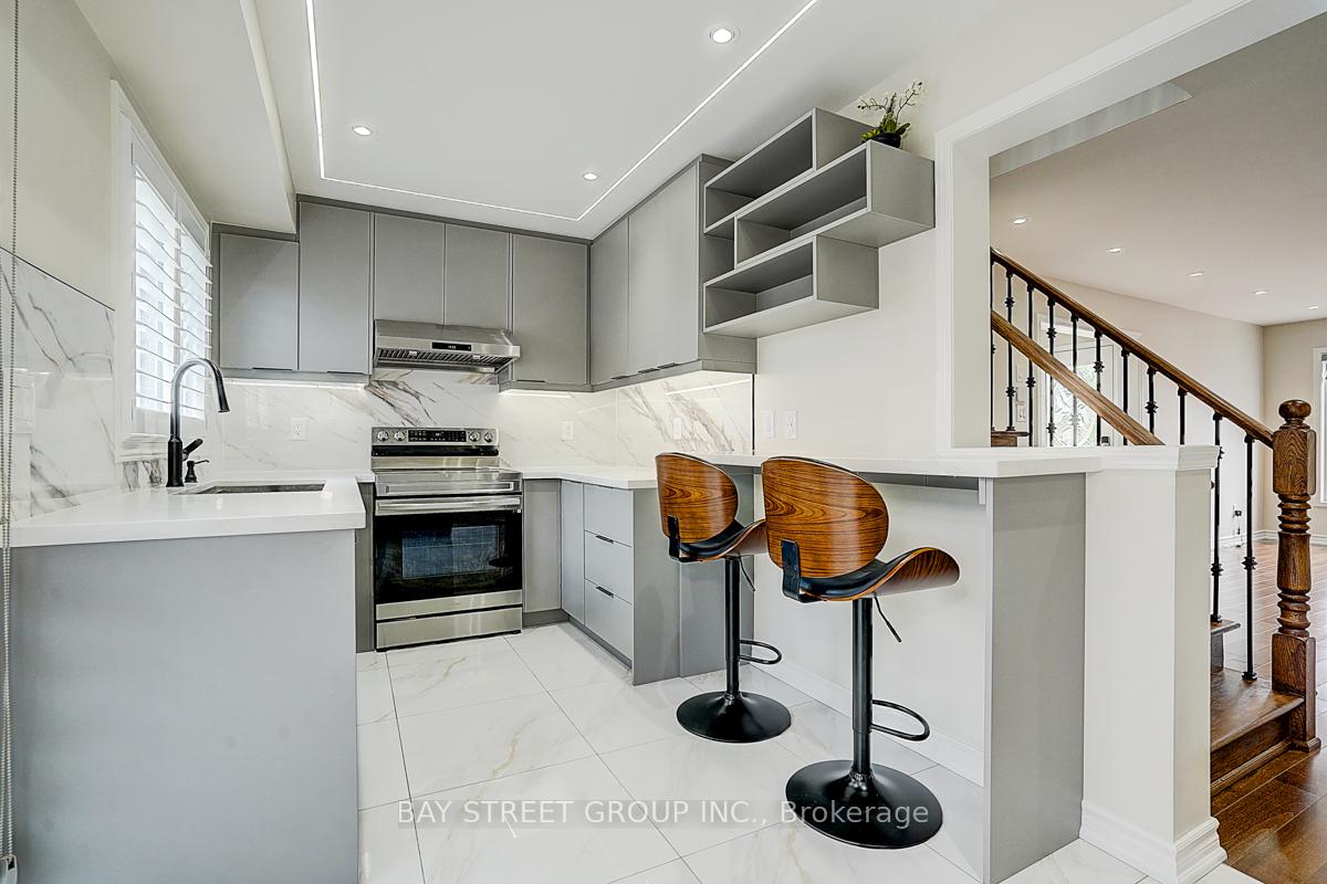 Photo 14 of 34 Hyacinth Crescent, Scarborough, Rouge — HOMEH