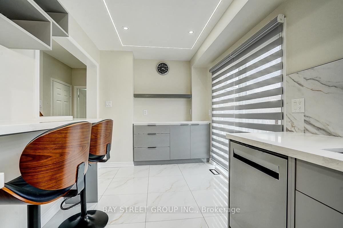 Photo 16 of 34 Hyacinth Crescent, Scarborough, Rouge — HOMEH