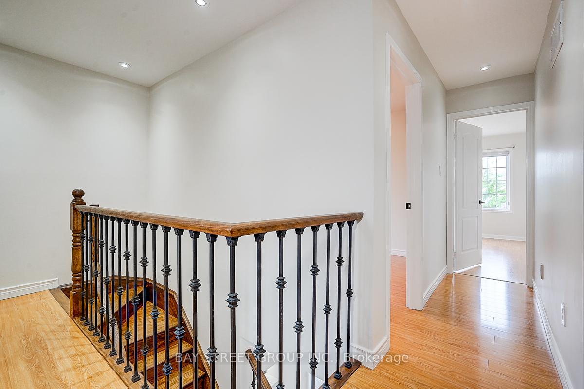 Photo 21 of 34 Hyacinth Crescent, Scarborough, Rouge — HOMEH