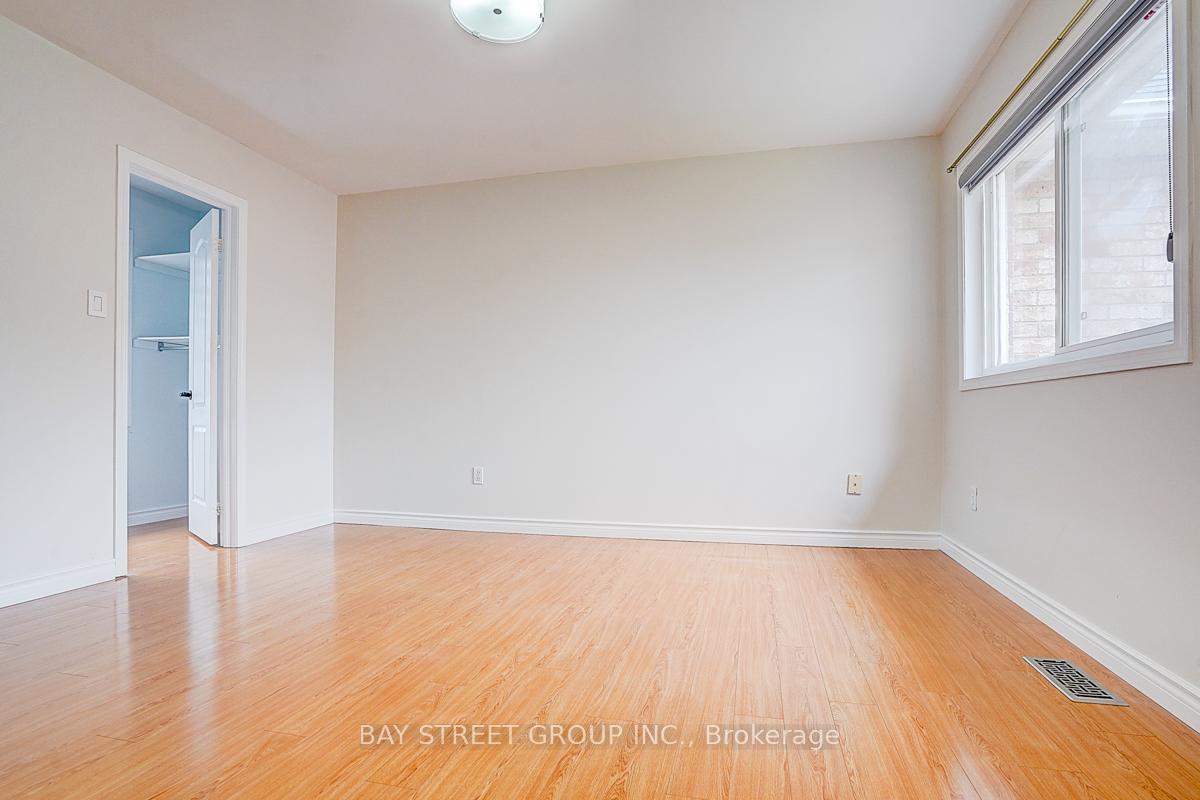 Photo 22 of 34 Hyacinth Crescent, Scarborough, Rouge — HOMEH