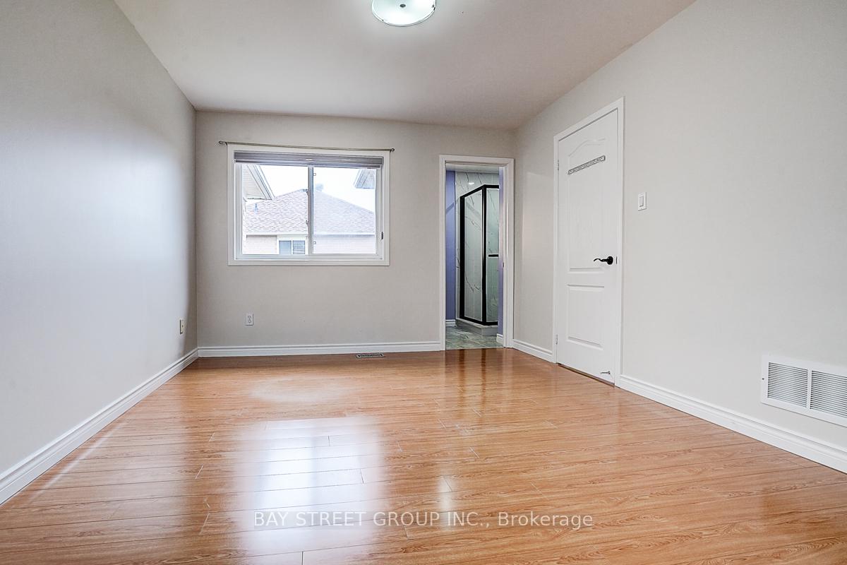 Photo 25 of 34 Hyacinth Crescent, Scarborough, Rouge — HOMEH