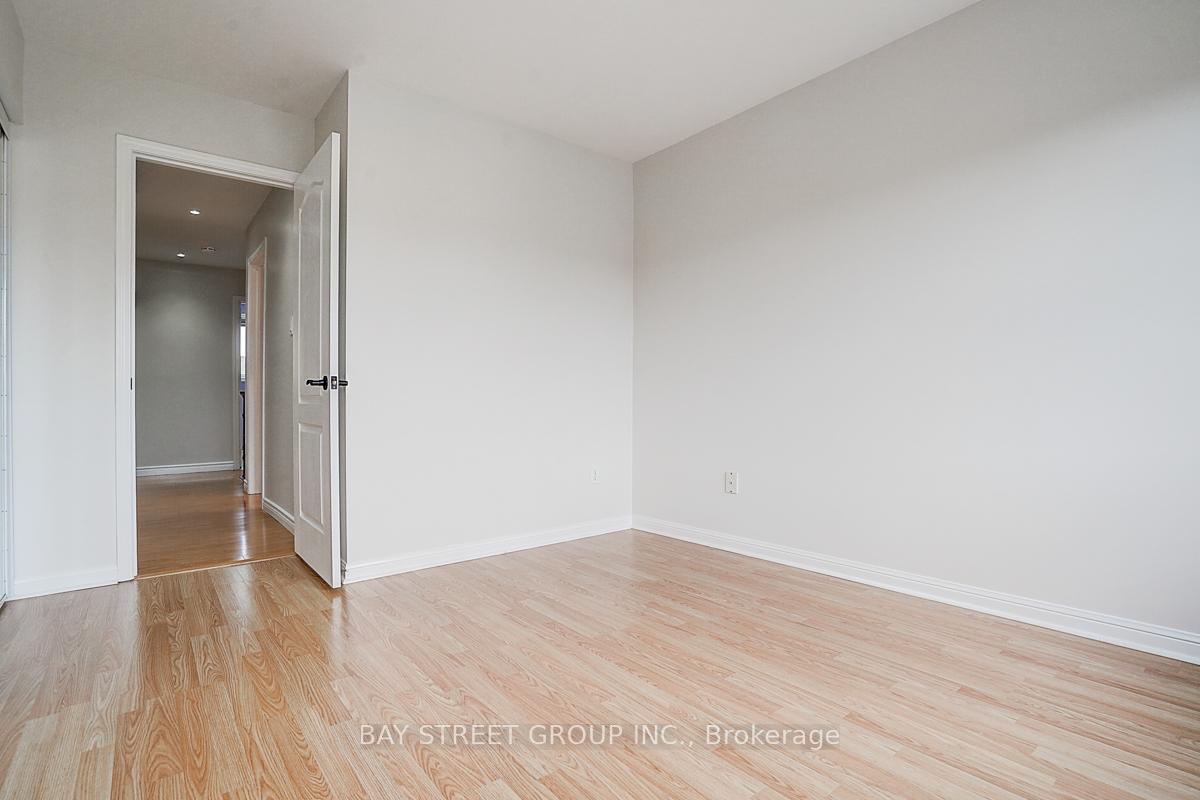 Photo 31 of 34 Hyacinth Crescent, Scarborough, Rouge — HOMEH