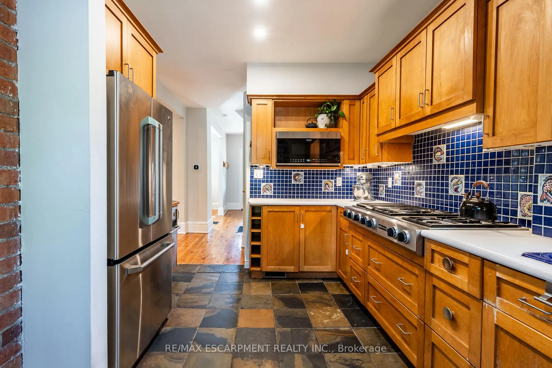 Photo 8 of 35 Mountain Avenue, Hamilton, Kirkendall — HOMEH