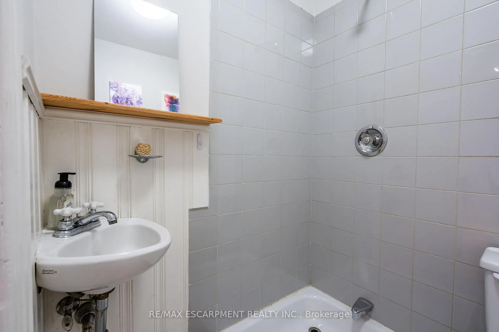 Photo 9 of 35 Mountain Avenue, Hamilton, Kirkendall — HOMEH