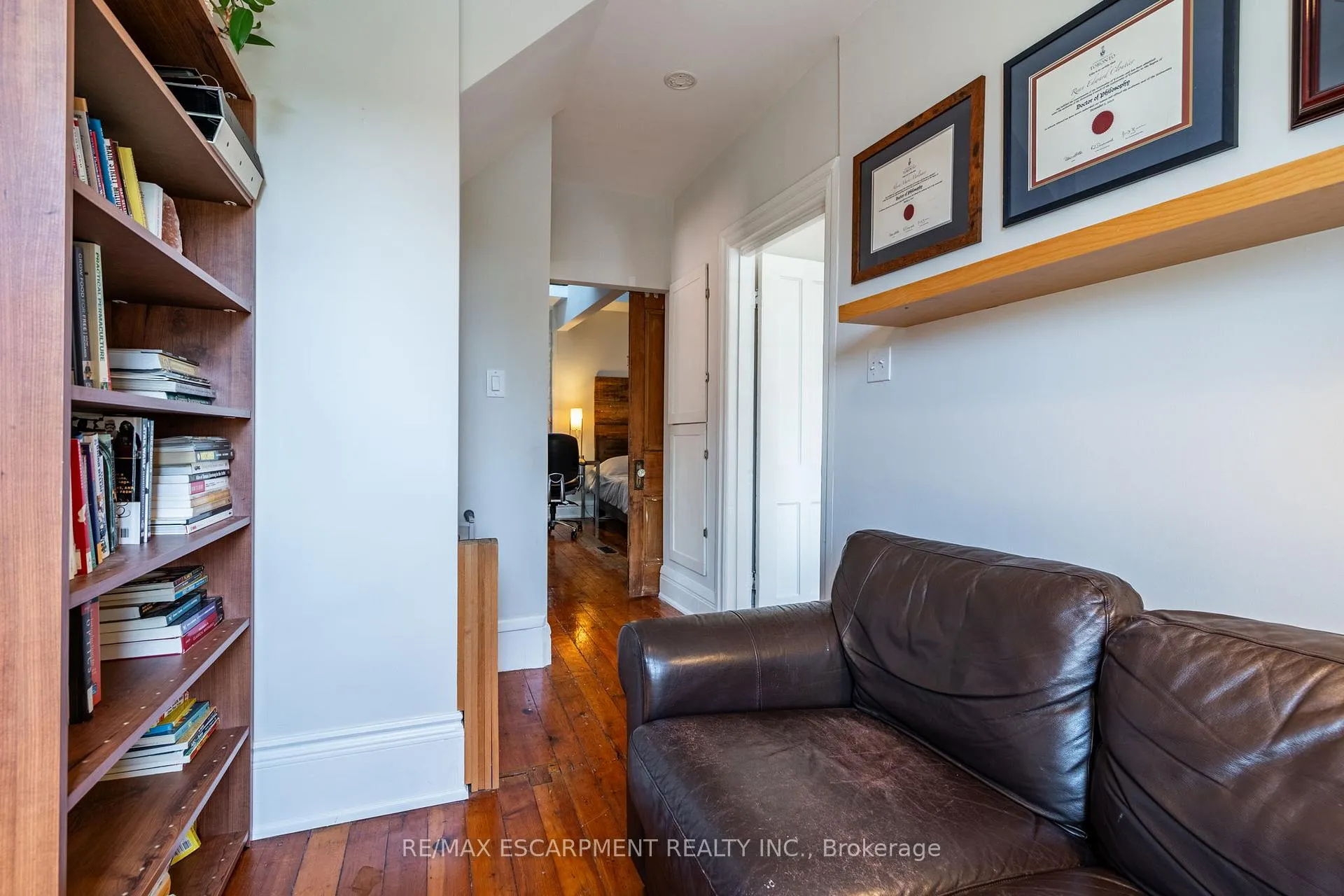 Photo 16 of 35 Mountain Avenue, Hamilton, Kirkendall — HOMEH