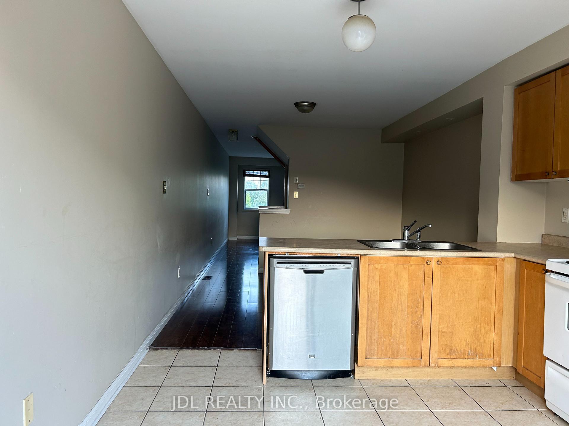 Photo 8 of 233B Rouge River Dr, Scarborough, Rouge — HOMEH