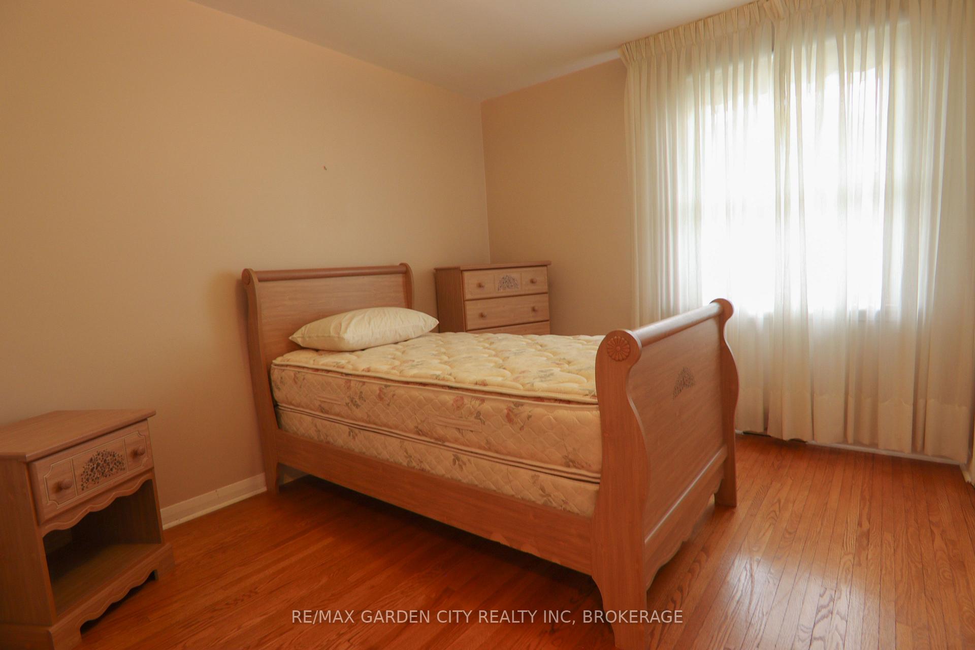 Photo 9 of 97 Collier Road S, Thorold, Confederation Heights — HOMEH