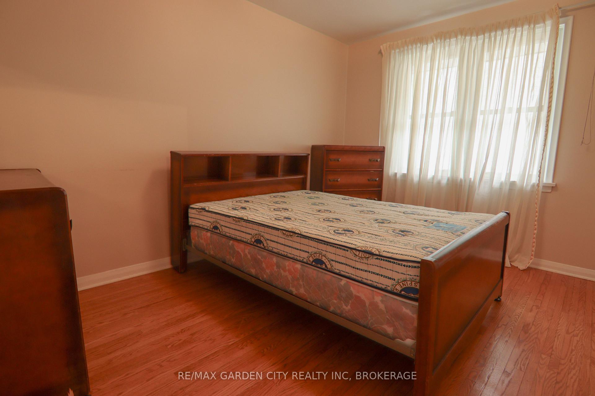 Photo 10 of 97 Collier Road S, Thorold, Confederation Heights — HOMEH