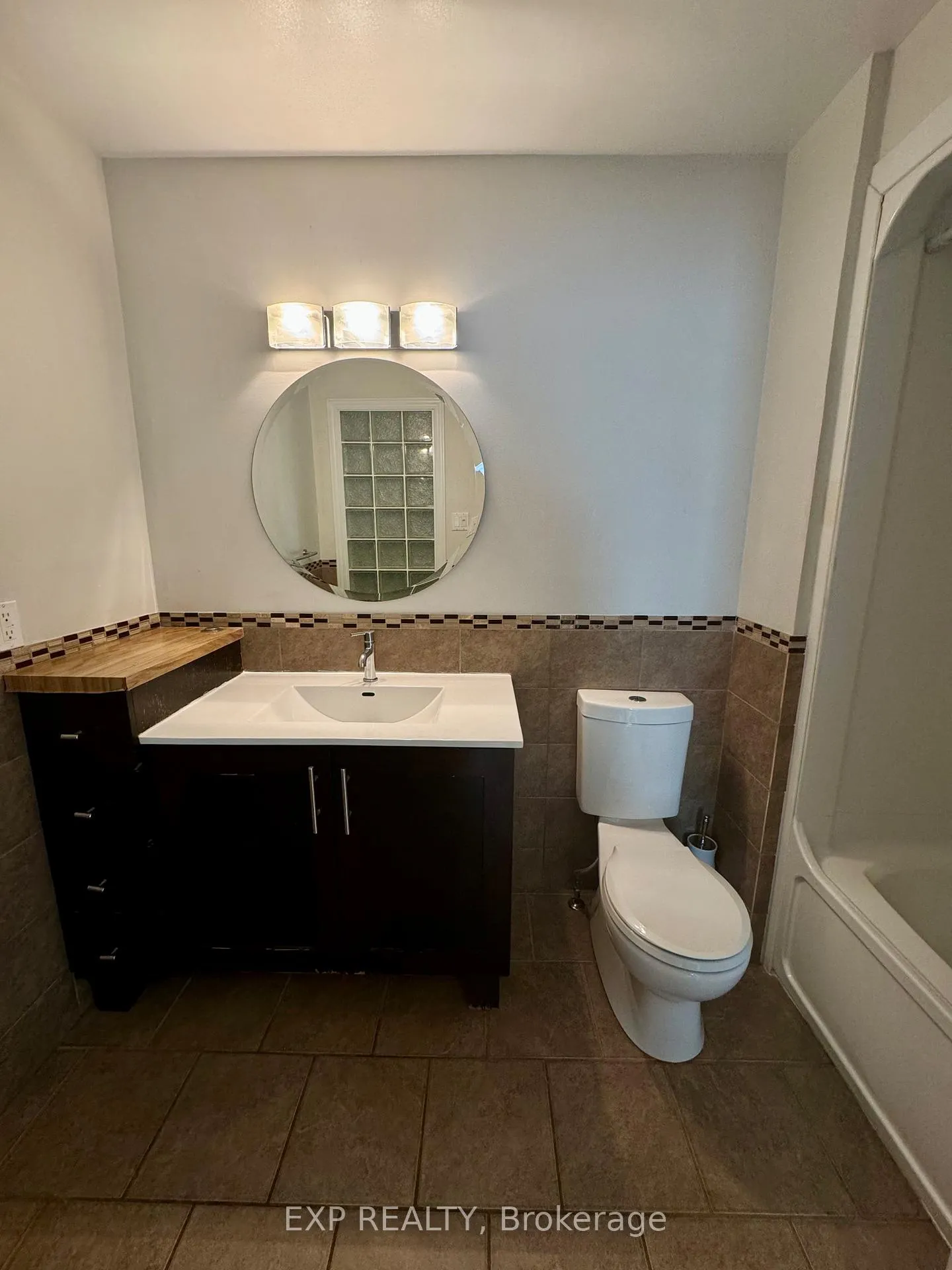 Photo 11 of 1834 Duclos Avenue, Ottawa, Chateauneuf — HOMEH