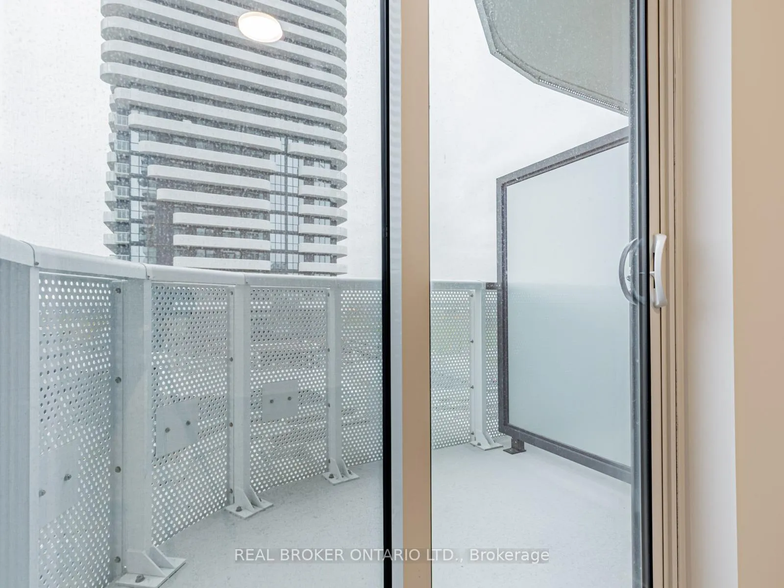 Photo 7 of Unit 712, 8 Interchange Way, Vaughan, Vaughan Corporate Centre — HOMEH