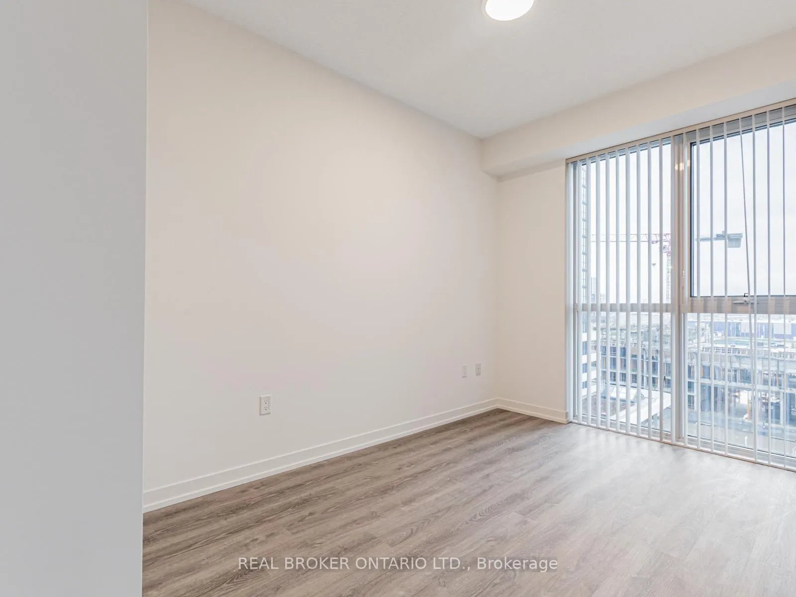 Photo 8 of Unit 712, 8 Interchange Way, Vaughan, Vaughan Corporate Centre — HOMEH