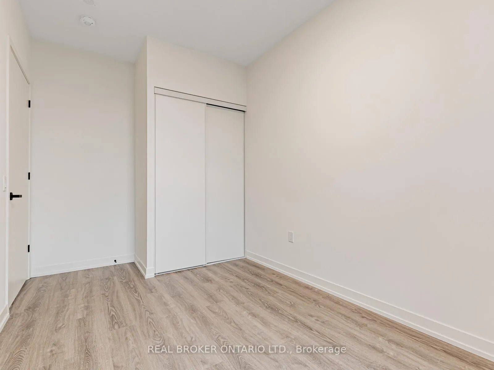 Photo 9 of Unit 712, 8 Interchange Way, Vaughan, Vaughan Corporate Centre — HOMEH